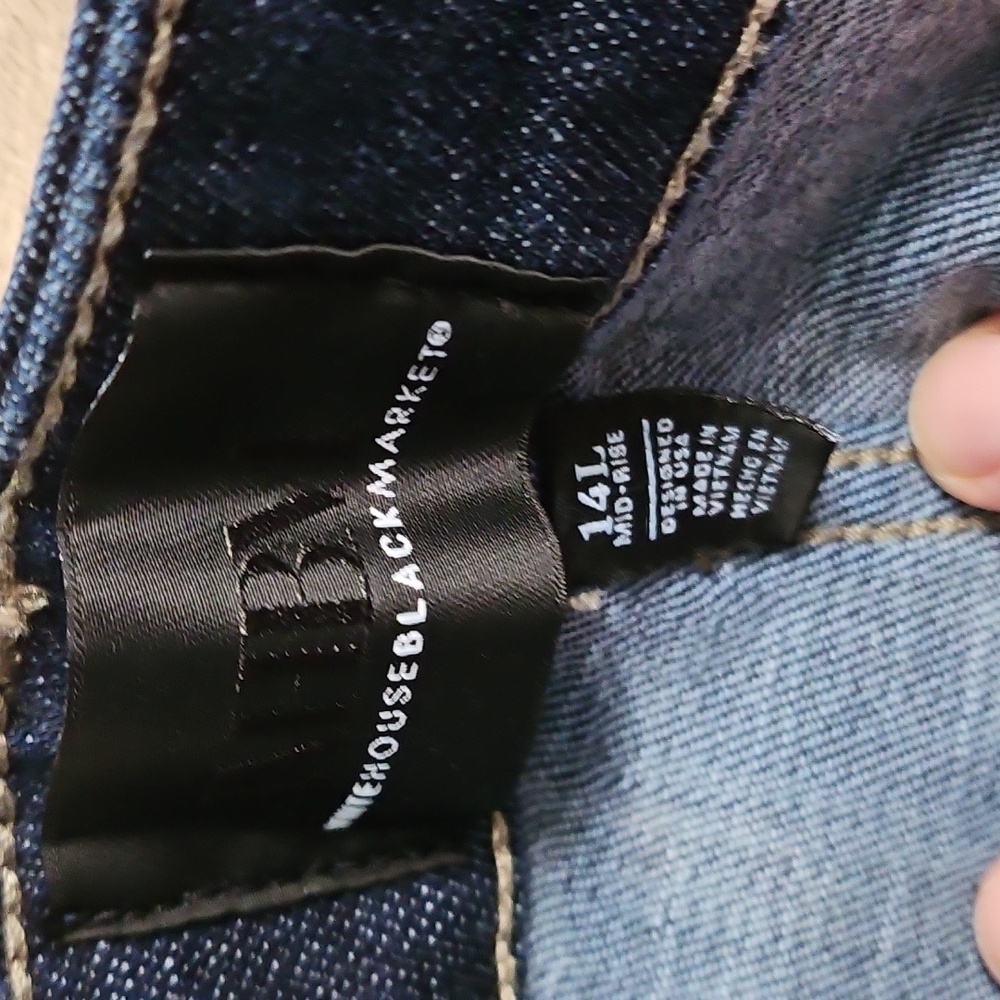 White House Black Market - Gently Worn Midrise Girlfriend Everyday Soft Jeans - Picture 7 of 9